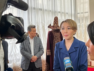ҚР Президенті Архивінің директоры Ә. Мұстафина журналистер сұрағына жауап беру сәтінен
